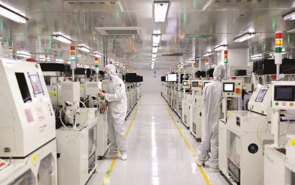     惠州市聚飛光電有限公司生產車間。