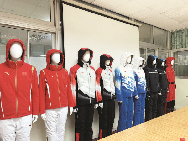     惠州宏星制衣廠生產的東奧服裝。