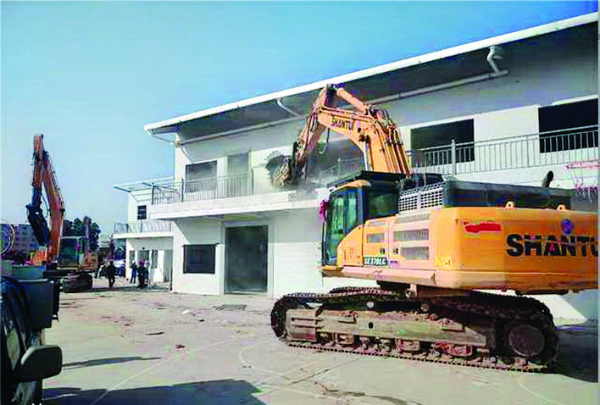     惠城區(qū)對(duì)水口街道新聯(lián)東路1宗違法用地違法建設(shè)進(jìn)行拆除。