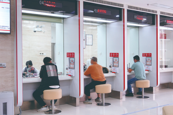     貸款市場報價利率（LPR）調(diào)整對存量住房商業(yè)貸款者來說也是利好。    惠州日報記者周楠 攝