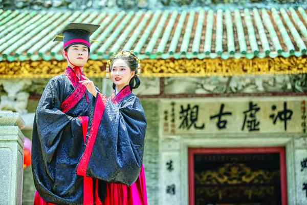 “緣定羅浮·2022羅浮山國潮情人節”活動吸引青年男女來打卡。惠州日報記者李燕文 通訊員李淵 攝