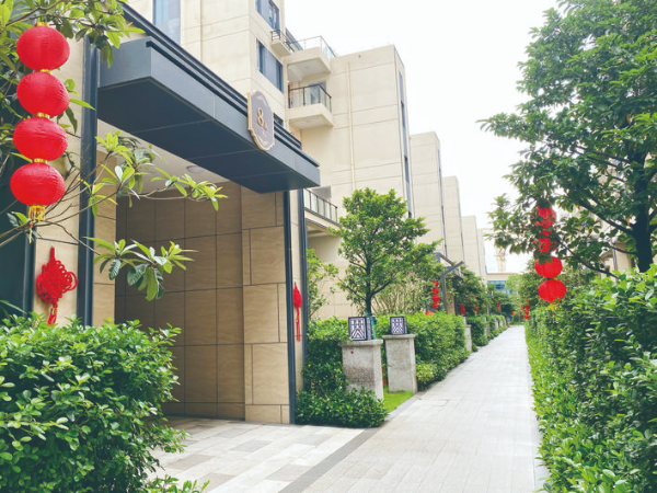     干凈整潔的回家之路。