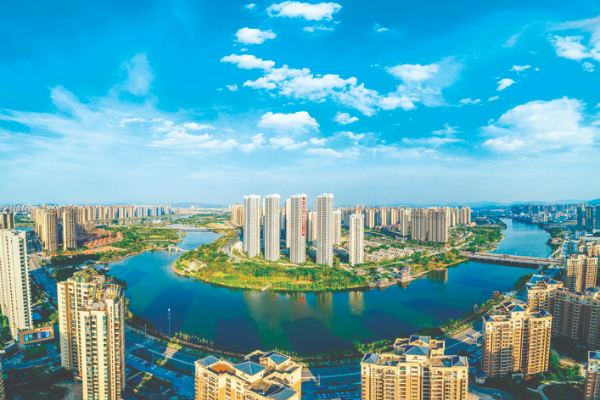     惠州錨定更加幸福國內一流城市目標，不斷提升城市建設水平和城市品質。這是市區金山湖公園一角。  圖片由惠州東江圖片社提供