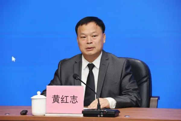 惠州市生態(tài)環(huán)境局舉行“守護(hù)綠水青山 護(hù)航高質(zhì)量發(fā)展”新聞發(fā)布會(huì)-黃宏志_副本.jpg